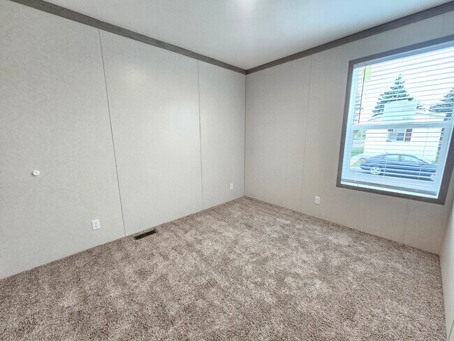 Building Photo - 46000 Geddes Rd