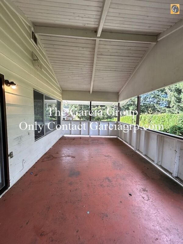 Building Photo - 17050 SE Gurnee Ave