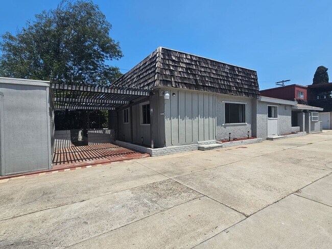 Building Photo - 1153-1155 Emory Street