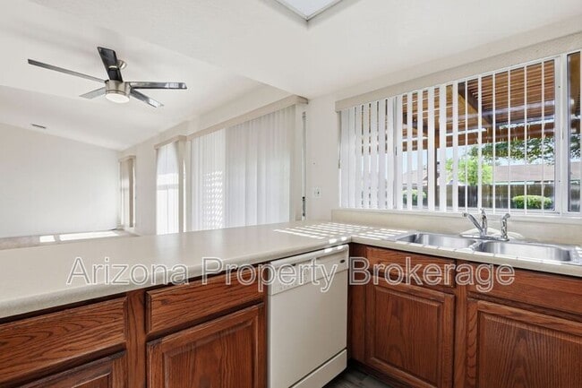 Building Photo - 2325 W Stottler Dr