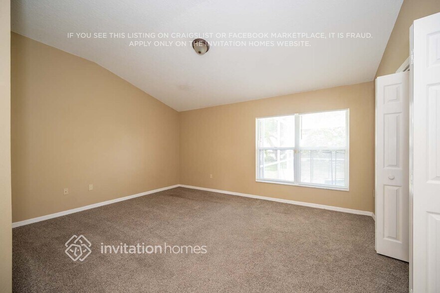 Building Photo - 4300 Ridgemoor Dr N