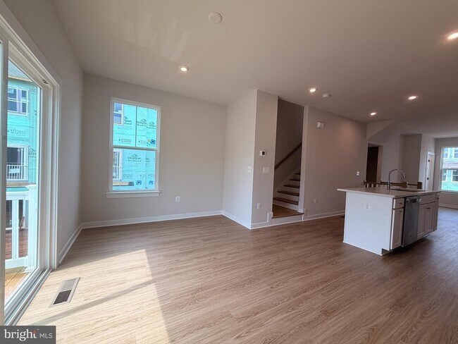 Building Photo - 8889 QUEENSFERRY Rd