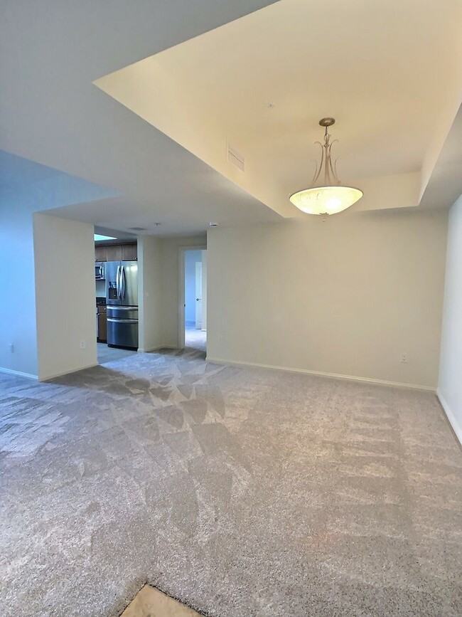 Building Photo - Huge 2 Bedroom/2 Bath Condo with Storage in Downtown San Jose