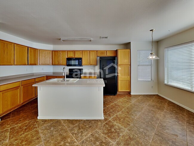 Building Photo - 15030 N 150th Ln