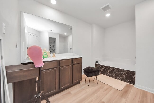 Building Photo - 7943 Vacek Meadows Loop