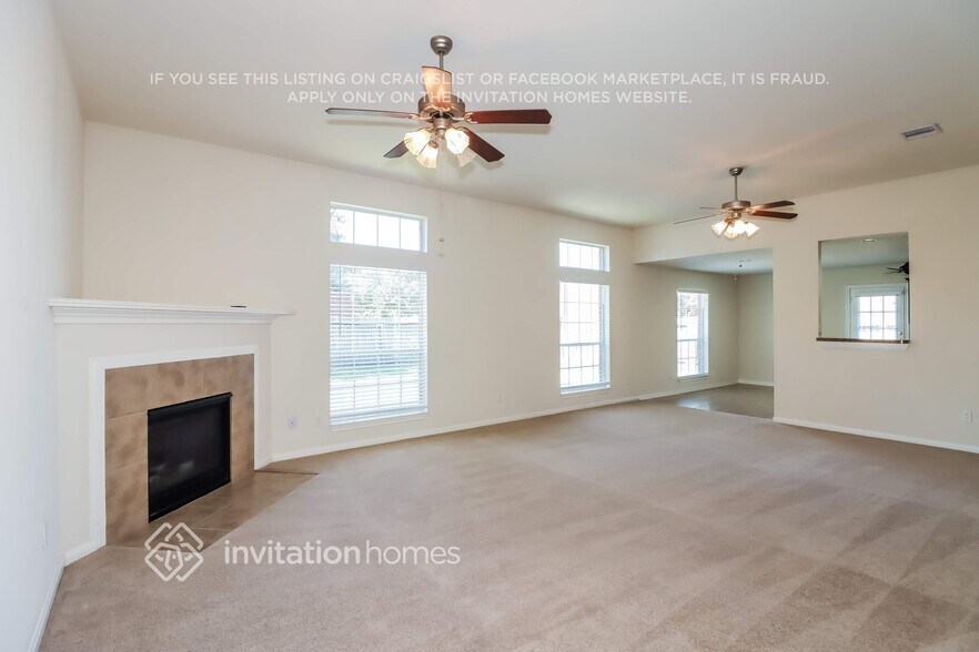 Building Photo - 383 Hyland Ln