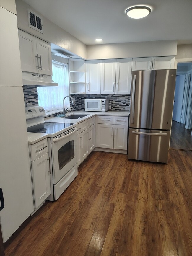 Building Photo - 4109 W 63rd St