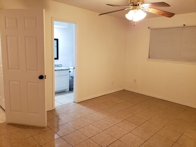 Building Photo - 8715 Sherrywood Dr