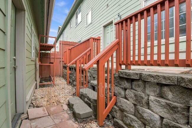 Building Photo - 3272 S Litzler Dr