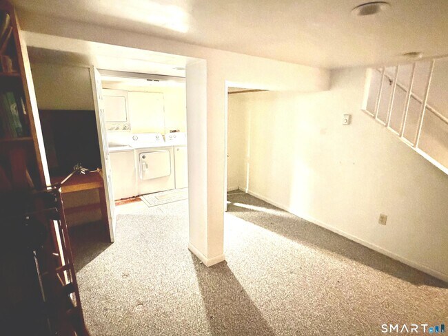 Building Photo - 15 Juniper Rd