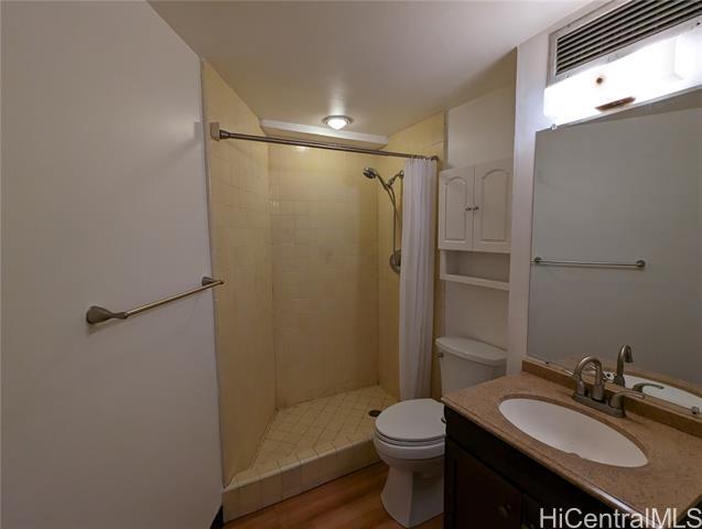 Building Photo - 750 Amana St