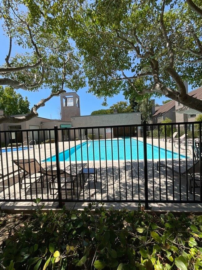 Building Photo - 46 Pelican Ln