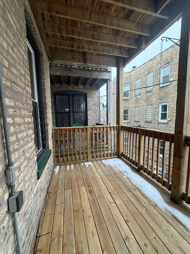 Building Photo - 4108 N Southport Ave