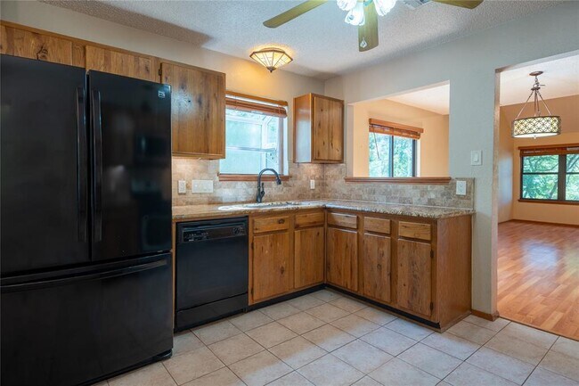Building Photo - 12710 Timberside Dr