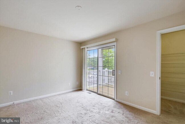 Building Photo - 46920 Courtyard Sq