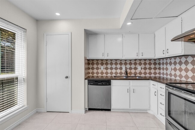 Building Photo - 14715 Barryknoll Ln