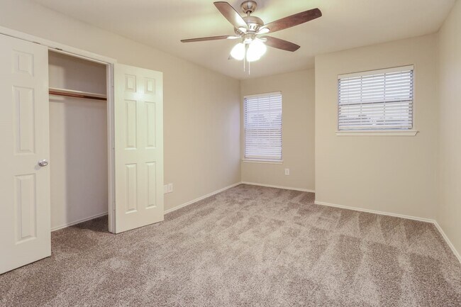 Building Photo - 6806 Baron Gate Ct