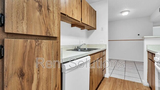 Building Photo - 455 Alt 19