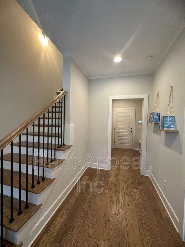 Building Photo - 1486 Fairmont Ave NW