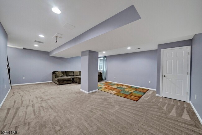 Building Photo - 82 Autumn Ln