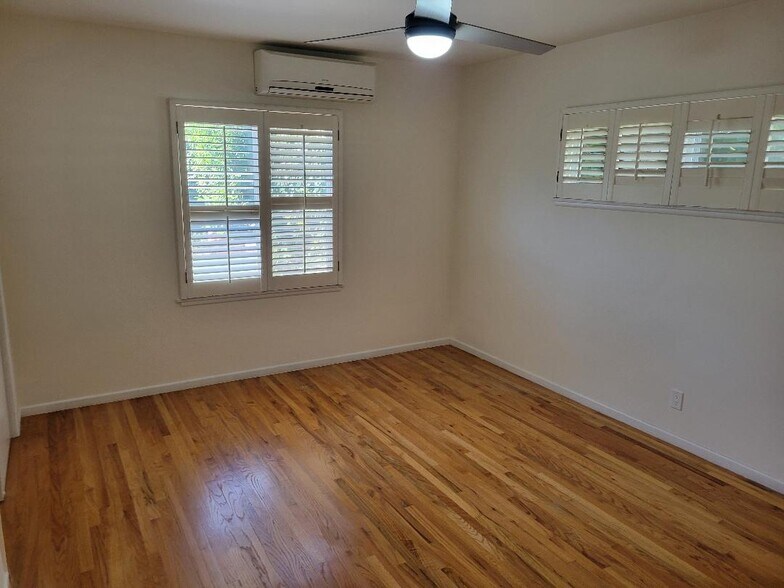 Building Photo - 20412 Londelius St