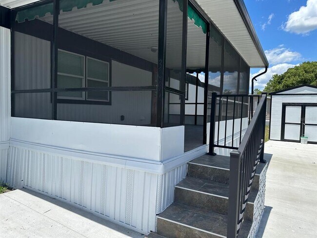 Building Photo - 3061 Crystal Hills Dr