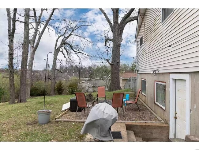 Building Photo - 527 Joshua Dr