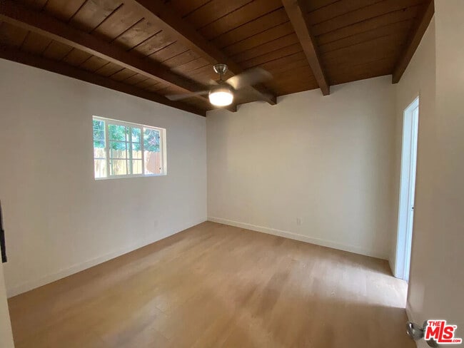 Building Photo - 837 Sunset Ave