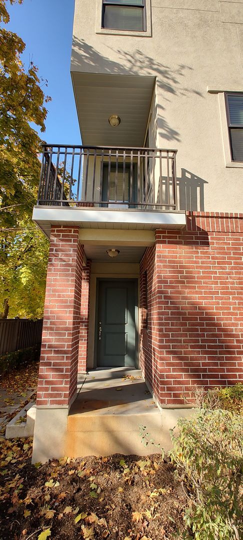 Primary Photo - GORGEOUS Downtown Unit!!!