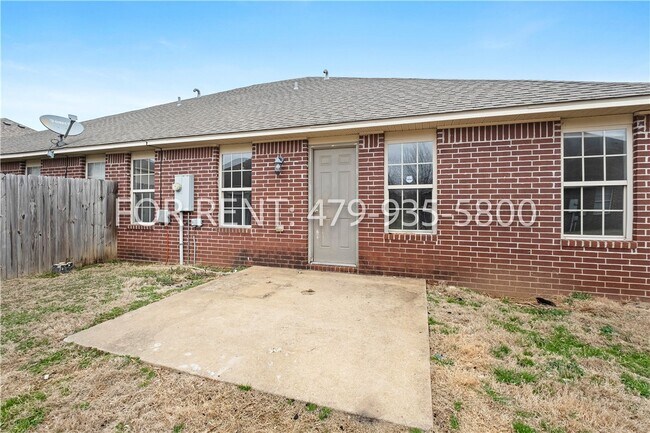 Building Photo - 1669 Evening Shade Dr