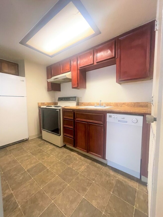 Building Photo - Condo in the most desired gated community ...