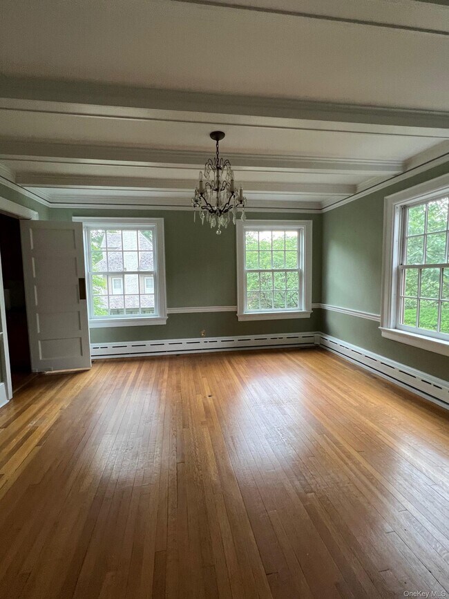 Building Photo - 246 Beechmont Dr