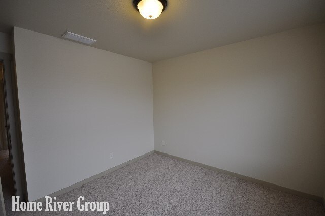 Building Photo - 1576 W Deer Crest St