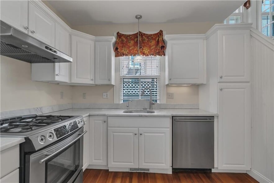 Building Photo - 98 Butler Ave