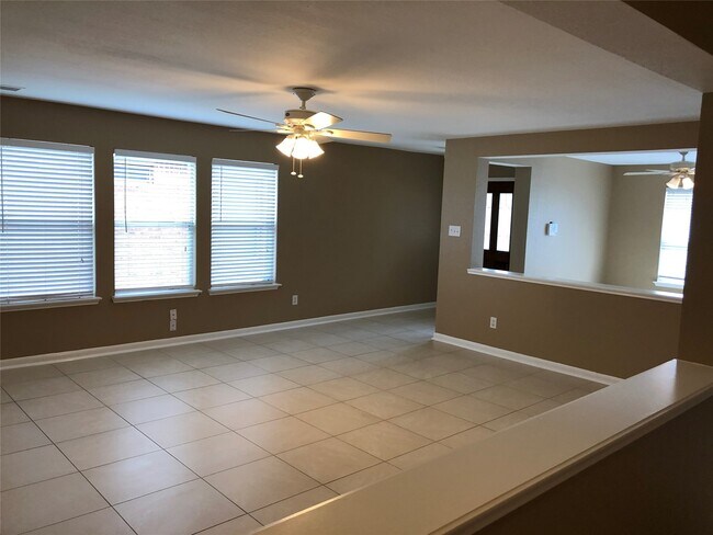 Building Photo - 19615 Hollington Dr