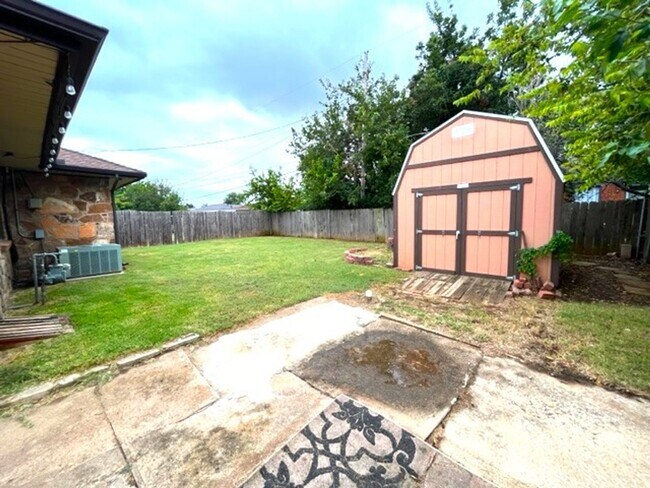 Building Photo - 2816 Orlando Rd