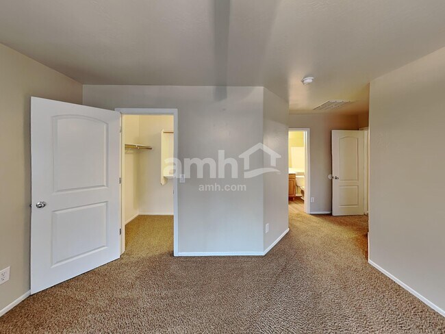 Building Photo - 11337 W Lincoln St