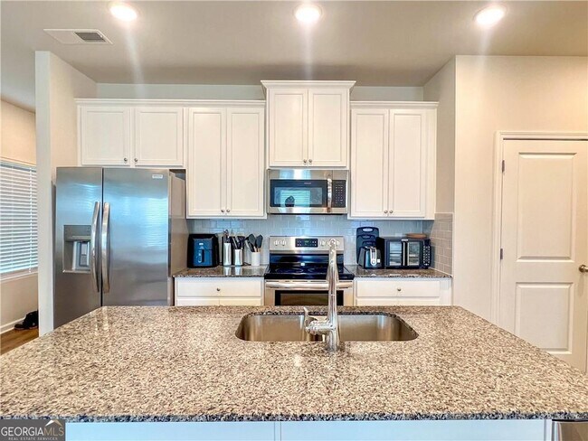 Building Photo - 6321 Rosetta Dr
