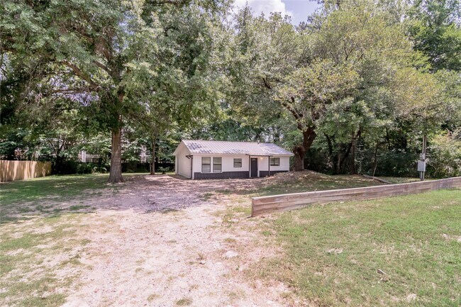 Building Photo - 3141 Old Houston Rd