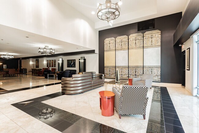 Building Photo - Fully Furnished High Rise with Wynn Golf Course Views!