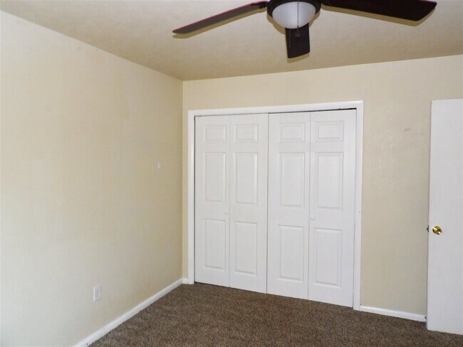 Building Photo - 4611 NW Santa Fe Ave