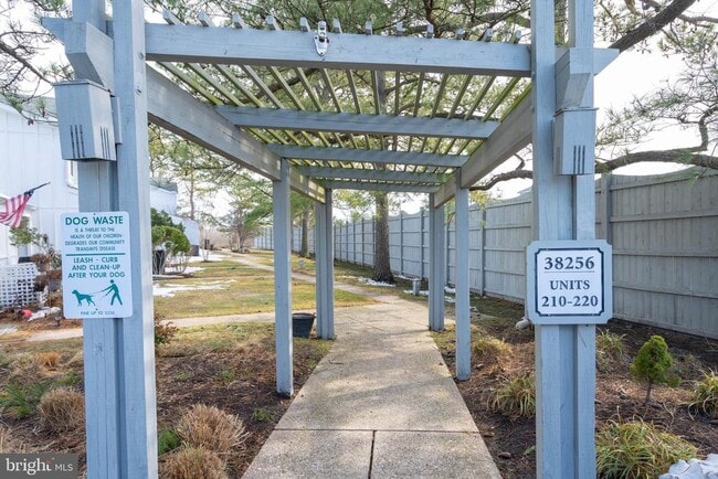 Building Photo - 38256 Hummingbird Ln