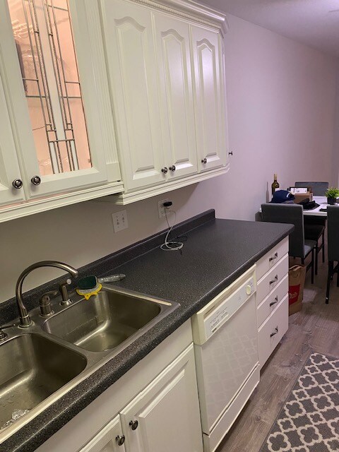 Building Photo - 7000 Sandell Ave