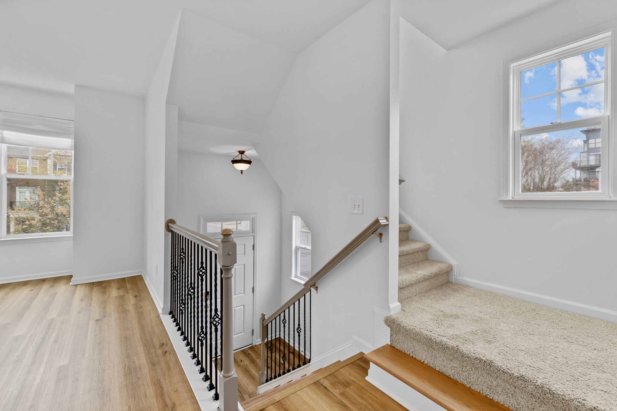 Building Photo - 10122 Glen Autumn Rd