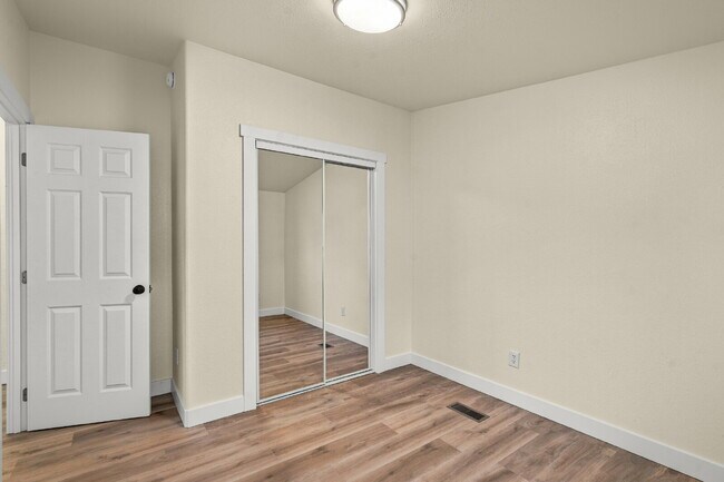 Building Photo - 1756 Tolman Creek Rd