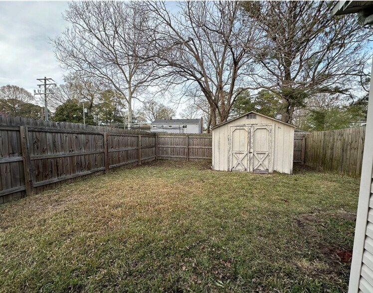 Building Photo - 3938 Roebling Ln