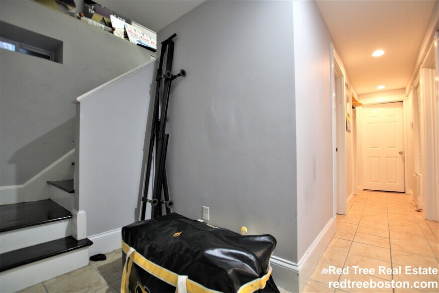 Building Photo - 17 Parker Hill Ave