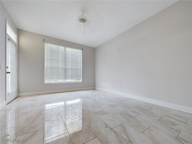 Building Photo - 85 Silver Oaks Cir