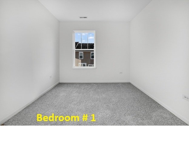 Building Photo - 422 Red Oak Cir