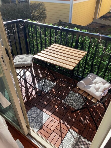 Building Photo - 9239 Woodlawn Ave N